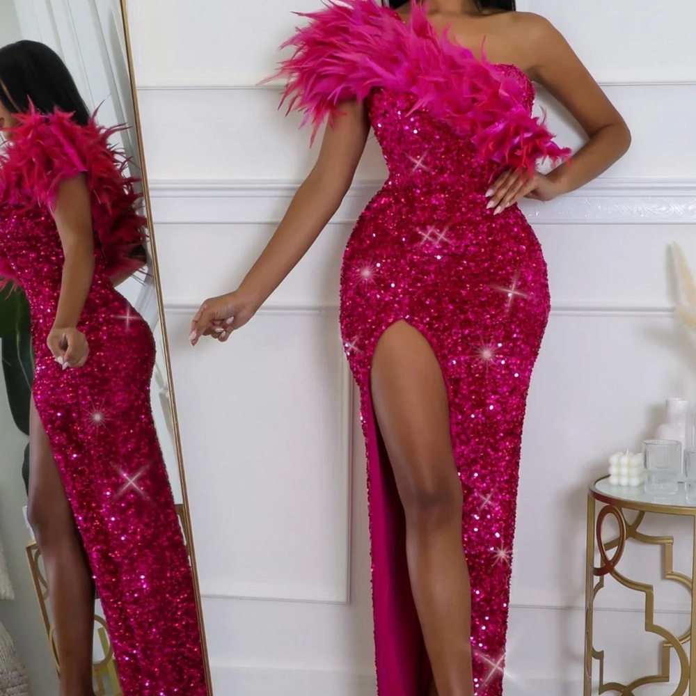 Elegant Pink Sequin One-Shoulder Dress